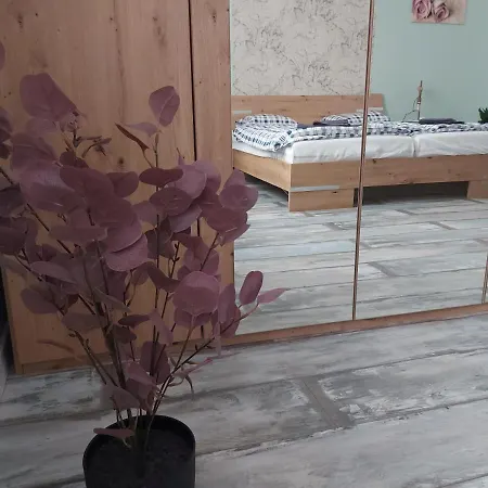 アパート Crystal